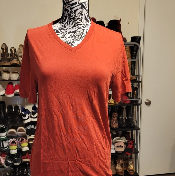 Vince Vneck burnt out orange  tee basic closet staple - Picture 12 of 12